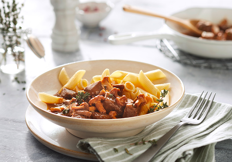 Pfifferlingstopf mit Rindfleisch und Penne