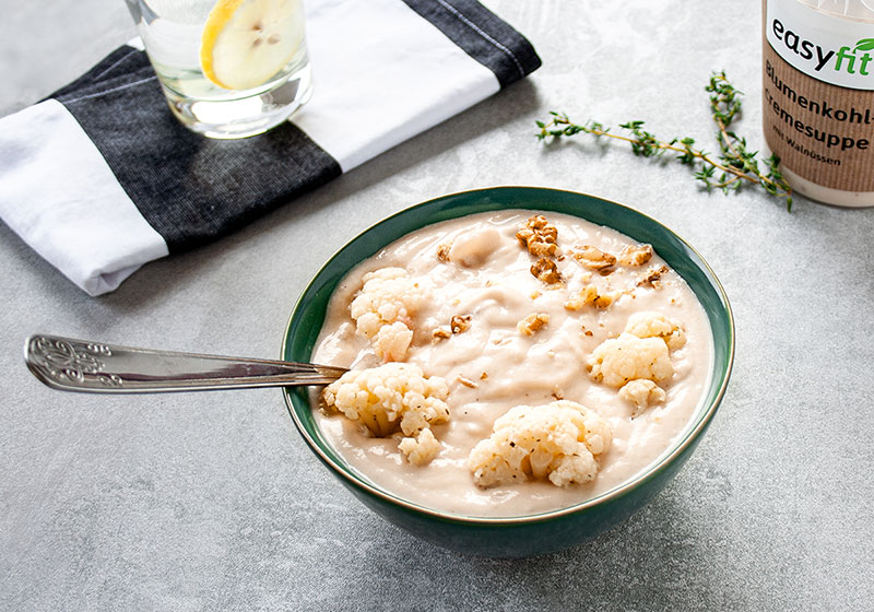 Blumenkohlcremesuppe mit Walnüssen